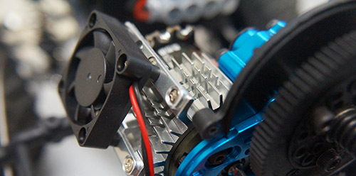 Радиатор с вентилятором Yeah Racing (#YA-0409BU) Aluminum 540 Motor Heat Sink w/ Cooling Fan Blue