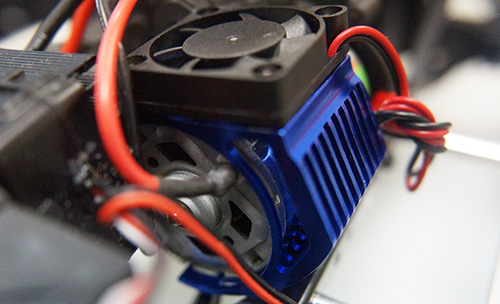 Радиатор с вентилятором Yeah Racing (#YA-0411BU) Aluminum 540 Motor Heat Sink w/ Cooling Fan Blue