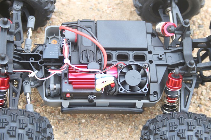 Радиоуправляемая модель трагги MJX Hyper Go (#MJX16210)  4WD Brushless 1:16  RTR 2.4GHz