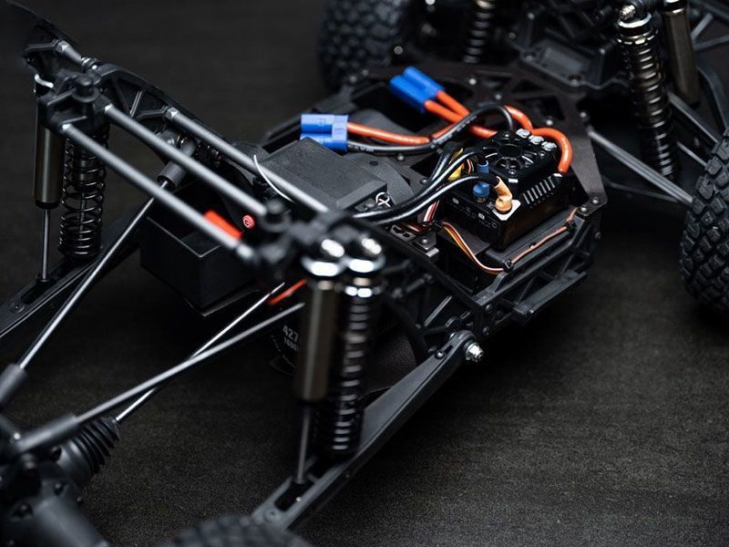 Радиоуправляемый шорт-корс Yikong (#YK4072) 1/7 Desert Fighter Short Course 6S Brushless 4WD DF7 V3