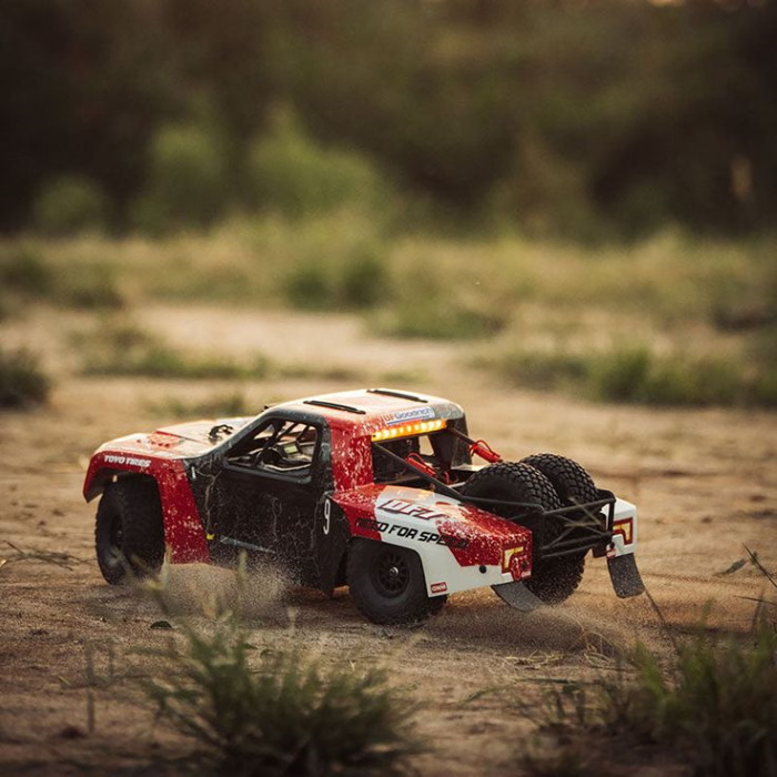 Радиоуправляемый шорт-корс Yikong (#YK4072) 1/7 Desert Fighter Short Course 6S Brushless 4WD DF7 V3