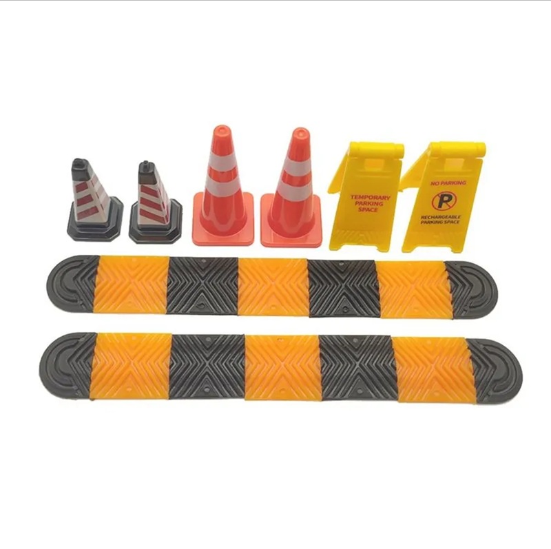 Аксессуары в масштабе RCTurn (#RTSM16V24) 1/18 1/24 Scale Accessories Speed Bumps / Traffic Cones / Parking Signs for RC Crawler