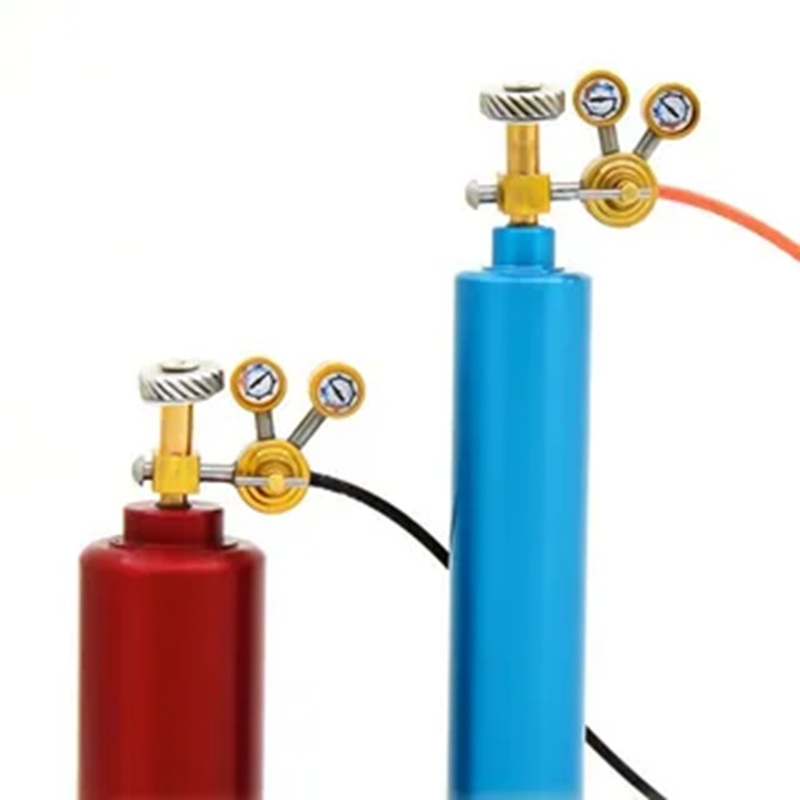 Баллон с кислородом и сварочная горелка RC Turn (#RTSM013B01) 1/10 RC Scale Garage Series  Oxygen & Acetylene Tank  and Welding Torch - Blue&Red