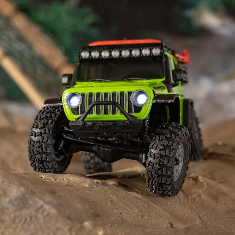 Радиоуправляемая модель краулера Axial (#AXI-2261T2) SCX30 Jeep Wrangler 4x4 1/30
