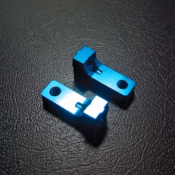 Крепление сервопривода MST (#210101) Alum. Servo mount (blue) (2)